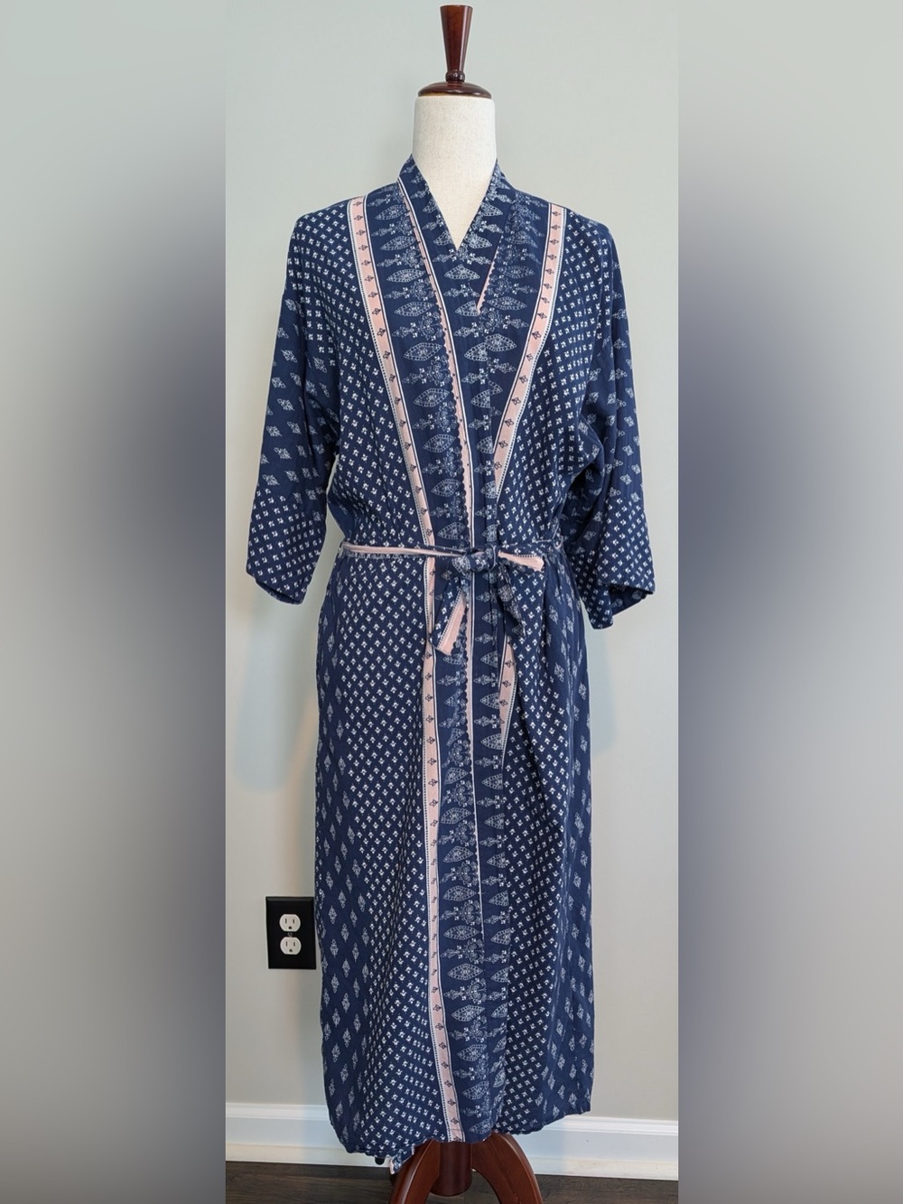 Mamey Women’s Lightweight Belted Cotton Kimono Robe Blue and White Size XS